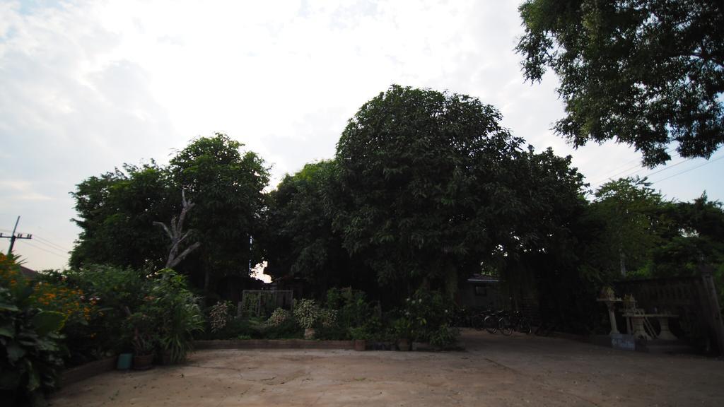 Pround Nan Cottage Exterior photo